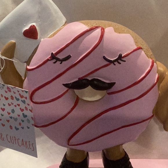 Valentine Donut Couple - Picture 6 of 7